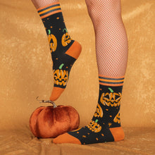 Load image into Gallery viewer, Vintage Jack-O&#39;-Lantern Pumpkin Crew Socks - FootClothes
