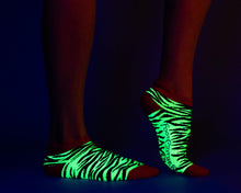 Load image into Gallery viewer, PREORDER 80s Neon Tiger Stripe Ankle Socks - FootClothes
